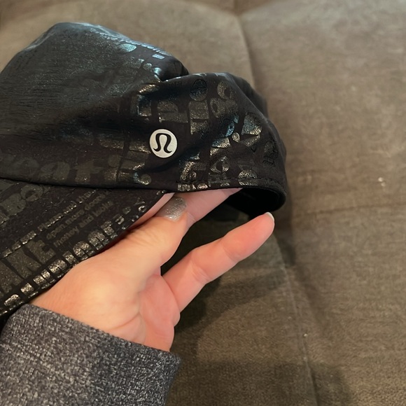 Lululemon hat - Picture 2 of 6